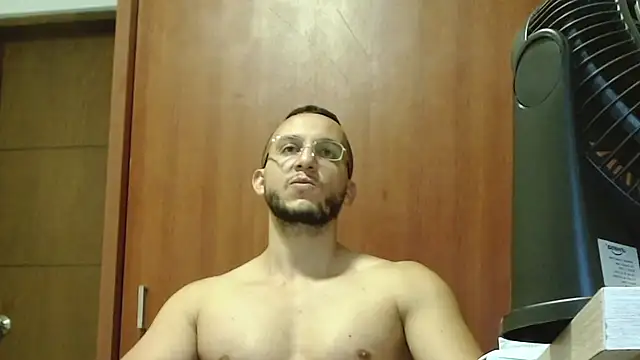 Snapshot of MarcusMilarc chatting on September 15, 11:50 pm MarcusMilarc online show from September 15, 11:50 pm