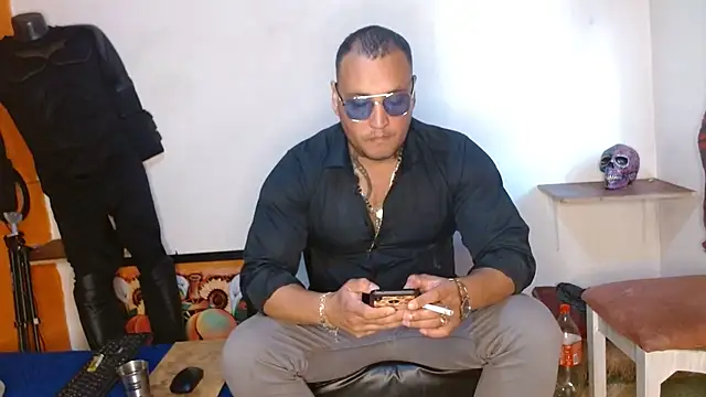 Snapshot of hardrock982 chatting on March 8, 1:44 pm hardrock982 online show from March 8, 1:44 pm