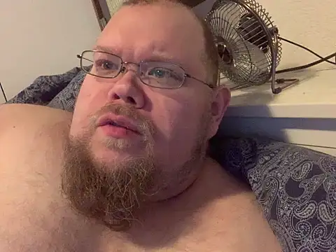 Snapshot of JefBear chatting on December 28, 8:26 am JefBear online show from December 28, 8:26 am