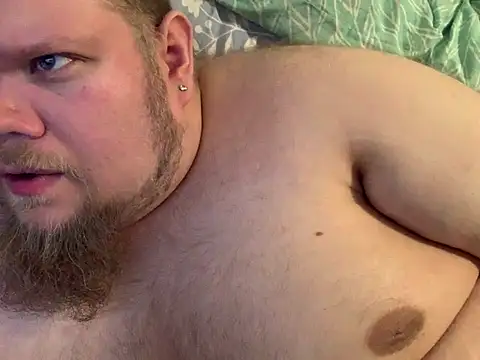 Snapshot of JefBear chatting on February 23, 9:03 pm JefBear online show from February 23, 9:03 pm