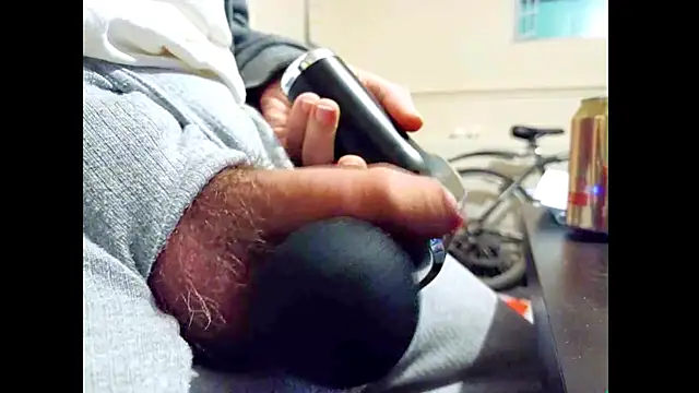 hairyuncut00 online show from March 20, 2:48 am