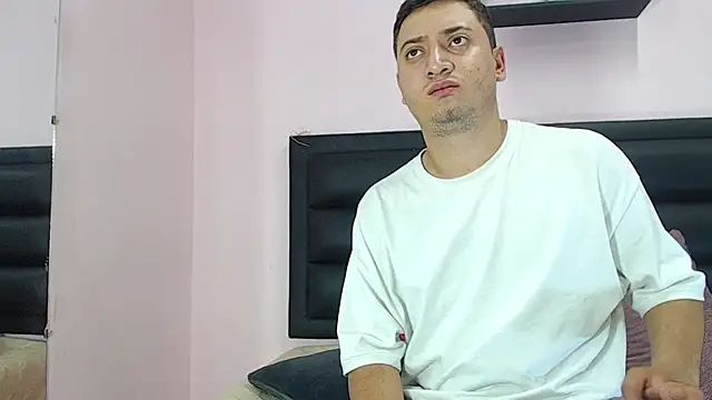 Snapshot of ares_sexxx chatting on February 3, 2:03 am ares sexxx online show from February 3, 2:03 am
