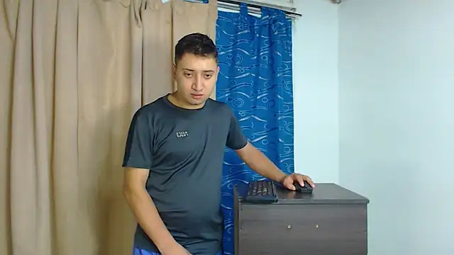 Snapshot of ares_sexxx chatting on March 12, 12:04 pm ares sexxx online show from March 12, 12:04 pm