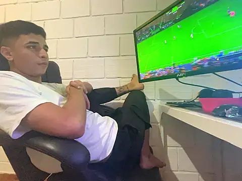 Max TheHorseDick online show from January 7, 5:01 am