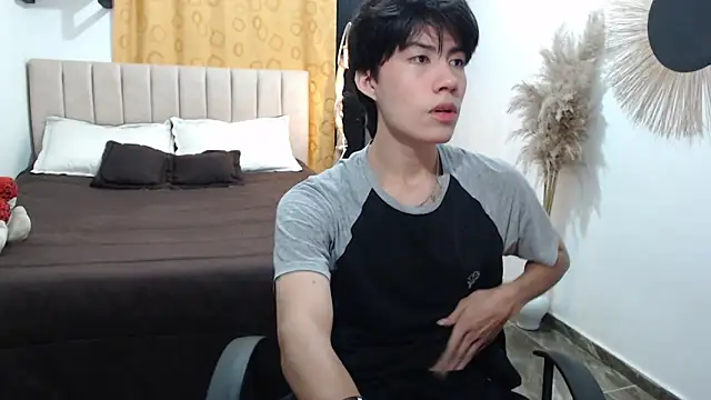 Elio-cam online show from April 16, 7:08 am