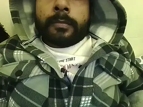 Snapshot of SHENOY3 chatting on January 9, 2:22 am SHENOY3 online show from January 9, 2:22 am