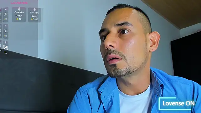 jhonyalzate2 online show from November 11, 3:22 am