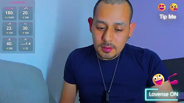 Snapshot of jhonyalzate2 chatting on December 11, 7:32 am jhonyalzate2 online show from December 11, 7:32 am