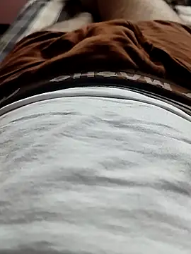 Snapshot of 8inch_monster chatting on October 29, 6:33 pm 8inch monster online show from October 29, 6:33 pm