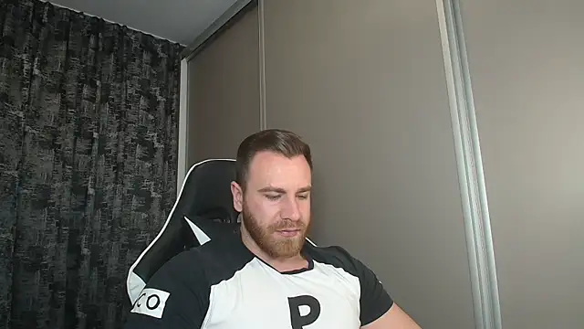 Snapshot of Thori92 chatting on March 14, 6:29 pm Thori92 online show from March 14, 6:29 pm