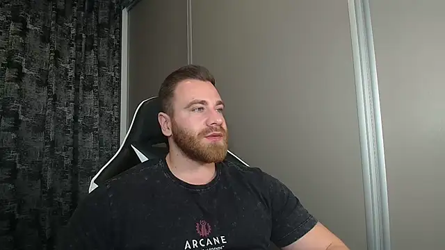 Thori92 online show from December 1, 9:18 pm