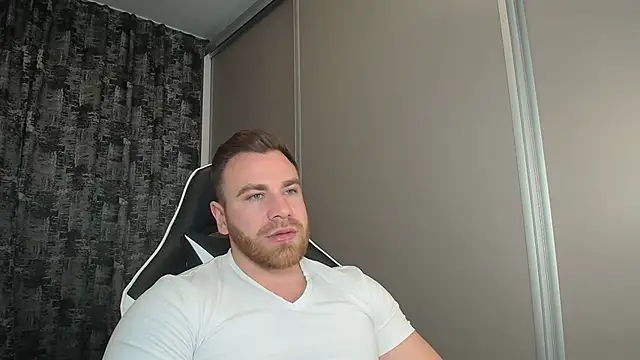 Snapshot of Thori92 chatting on March 6, 5:33 pm Thori92 online show from March 6, 5:33 pm