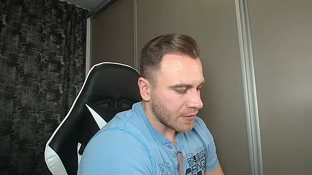Snapshot of Thori92 chatting on January 16, 6:37 pm Thori92 online show from January 16, 6:37 pm