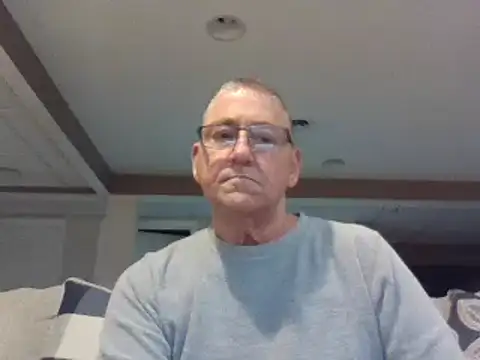 Snapshot of takeitall101 chatting on January 6, 6:14 am takeitall101 online show from January 6, 6:14 am