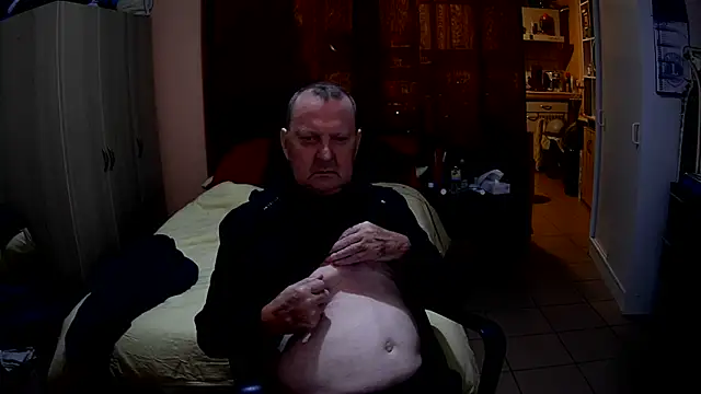 passifsoumis1963 online show from November 9, 7:07 pm