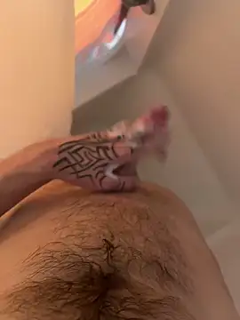 ThatTattooedGuy online show from May 17, 9:16 am