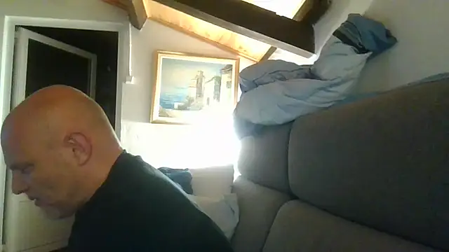 davigochi77bcn online show from March 6, 7:55 pm