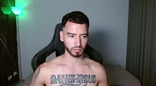 Dangerous-Men online show from February 14, 1:23 am