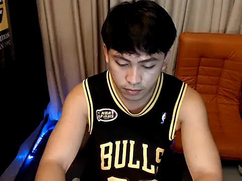 princeJayX online show from April 8, 11:31 am