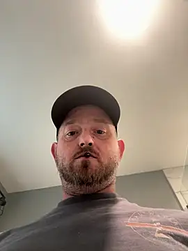 smokeymt420 online show from April 1, 6:49 pm