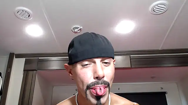 ThickD2C online show from December 15, 7:55 pm