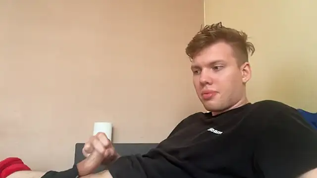 Snapshot of sexybooii6968 chatting on September 29, 1:30 pm sexybooii6968 online show from September 29, 1:30 pm