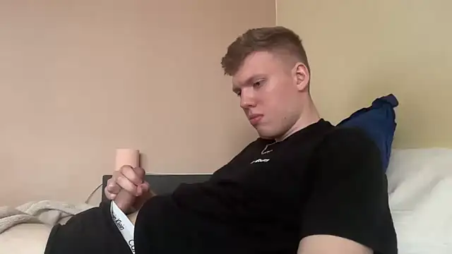 sexybooii6968 online show from April 10, 3:30 pm