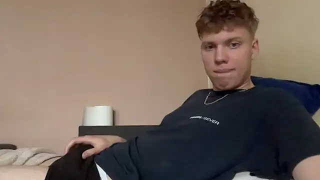 Snapshot of sexybooii6968 chatting on October 9, 2:22 pm sexybooii6968 online show from October 9, 2:22 pm
