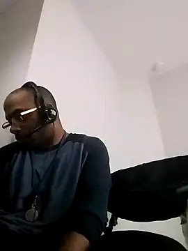 jhoneybee online show from March 11, 6:08 pm