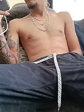 Yanwoods420 online show from June 25, 1:38 pm
