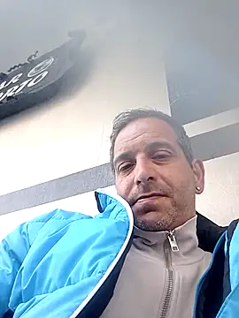 Snapshot of maxbigol chatting on March 9, 10:30 am maxbigol online show from March 9, 10:30 am