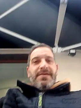 Snapshot of maxbigol chatting on February 15, 12:01 pm maxbigol online show from February 15, 12:01 pm