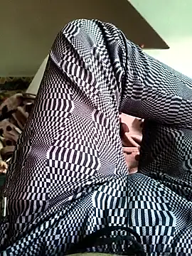 Snapshot of deshimund chatting on October 18, 1:21 am deshimund online show from October 18, 1:21 am