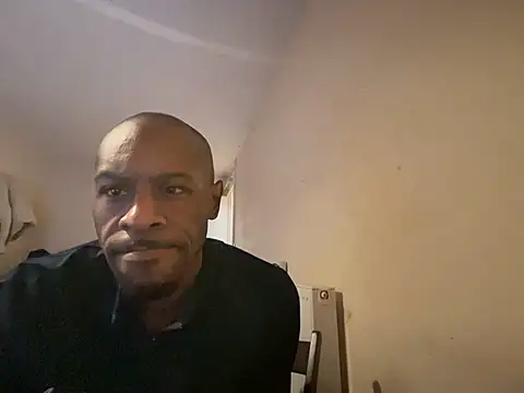 CuzzyB69 online show from December 10, 4:27 pm