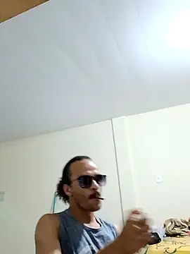 Snapshot of JamesQuaresma chatting on January 23, 10:44 pm JamesQuaresma online show from January 23, 10:44 pm