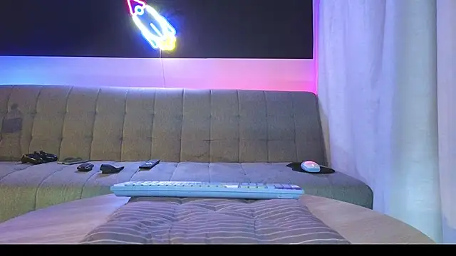 Snapshot of MattxFeet chatting on October 7, 11:31 pm MattxFeet online show from October 7, 11:31 pm