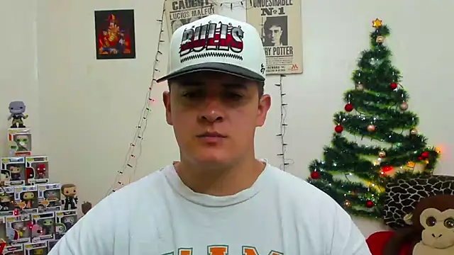 Snapshot of ney_22 chatting on December 10, 1:07 am ney 22 online show from December 10, 1:07 am