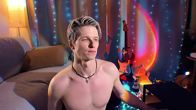 Breston Sweet online show from December 20, 1:13 am