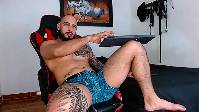 Snapshot of leonidas_18k chatting on December 22, 12:28 am leonidas 18k online show from December 22, 12:28 am