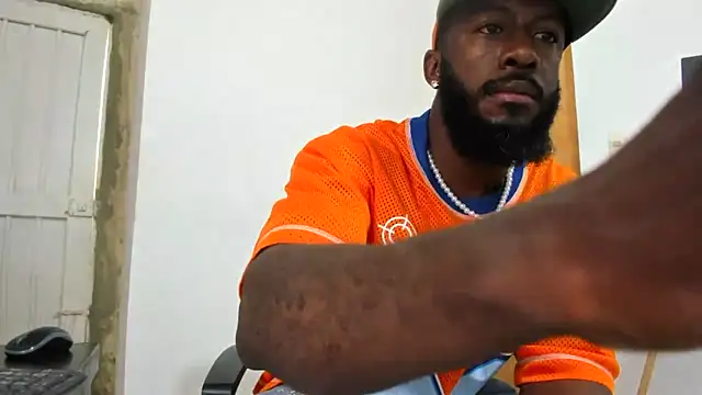 Snapshot of DaleHamilton chatting on December 3, 4:06 pm DaleHamilton online show from December 3, 4:06 pm