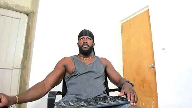 Snapshot of DaleHamilton chatting on December 20, 3:00 pm DaleHamilton online show from December 20, 3:00 pm