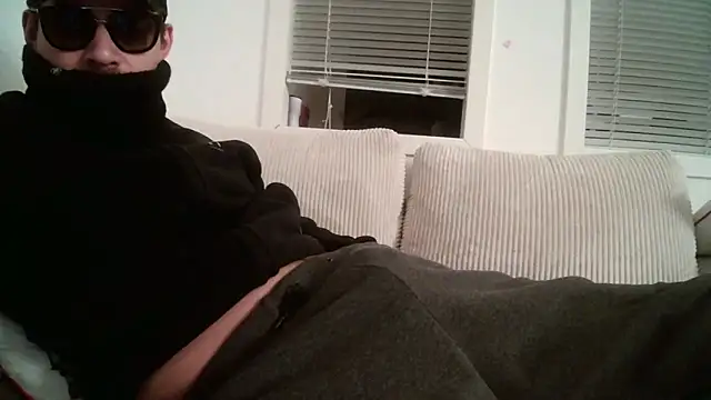 islandmate6 online show from March 24, 8:35 pm