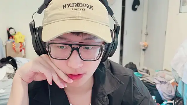 romeoisme   online show from January 1, 5:44 pm