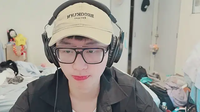 romeoisme   online show from January 30, 1:00 am