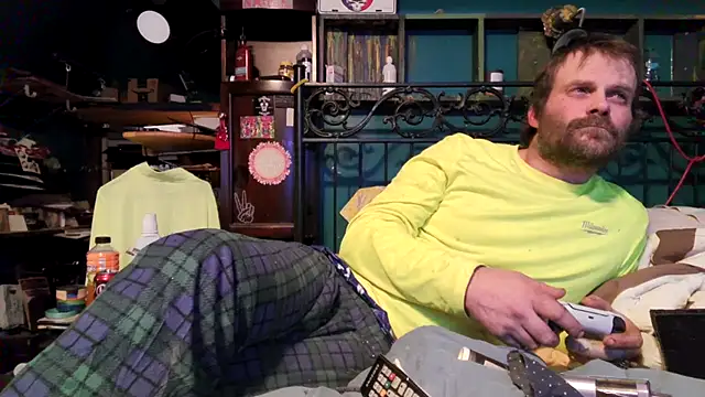 charactrzero online show from February 22, 2:57 am