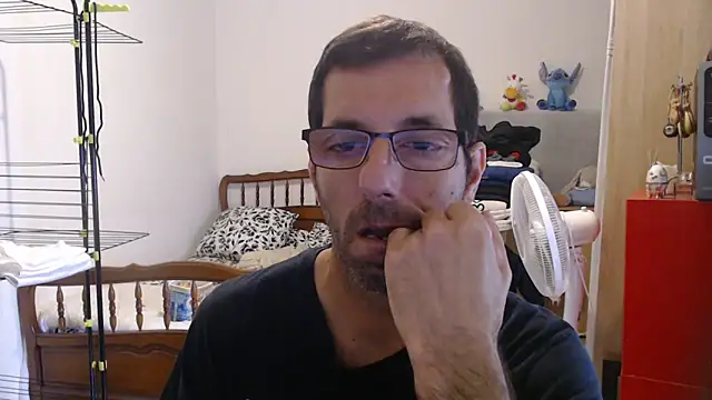 Snapshot of steph19x5 chatting on October 22, 10:19 am steph19x5 online show from October 22, 10:19 am
