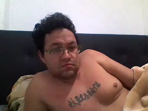 Snapshot of JJ18vader chatting on October 12, 3:39 pm JJ18vader online show from October 12, 3:39 pm