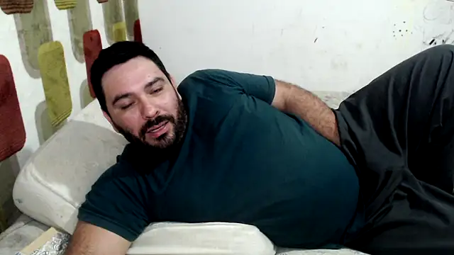 Snapshot of lucasprloco chatting on December 10, 1:40 am lucasprloco online show from December 10, 1:40 am