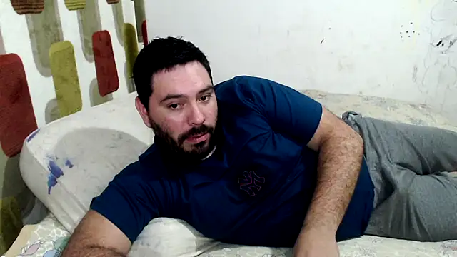 Snapshot of lucasprloco chatting on December 12, 12:16 am lucasprloco online show from December 12, 12:16 am