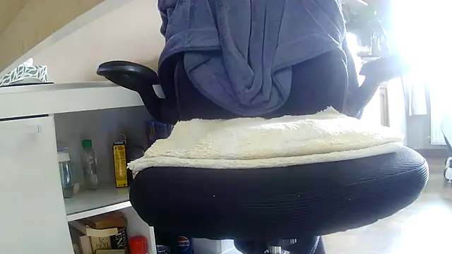 suedel65 online show from March 6, 1:41 pm